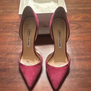 Manolo Blahnik Fuchsia Suede Heels